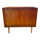 Teak row, sliding doors