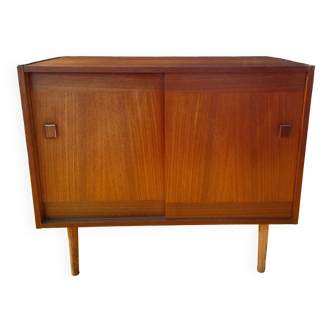 Teak row, sliding doors