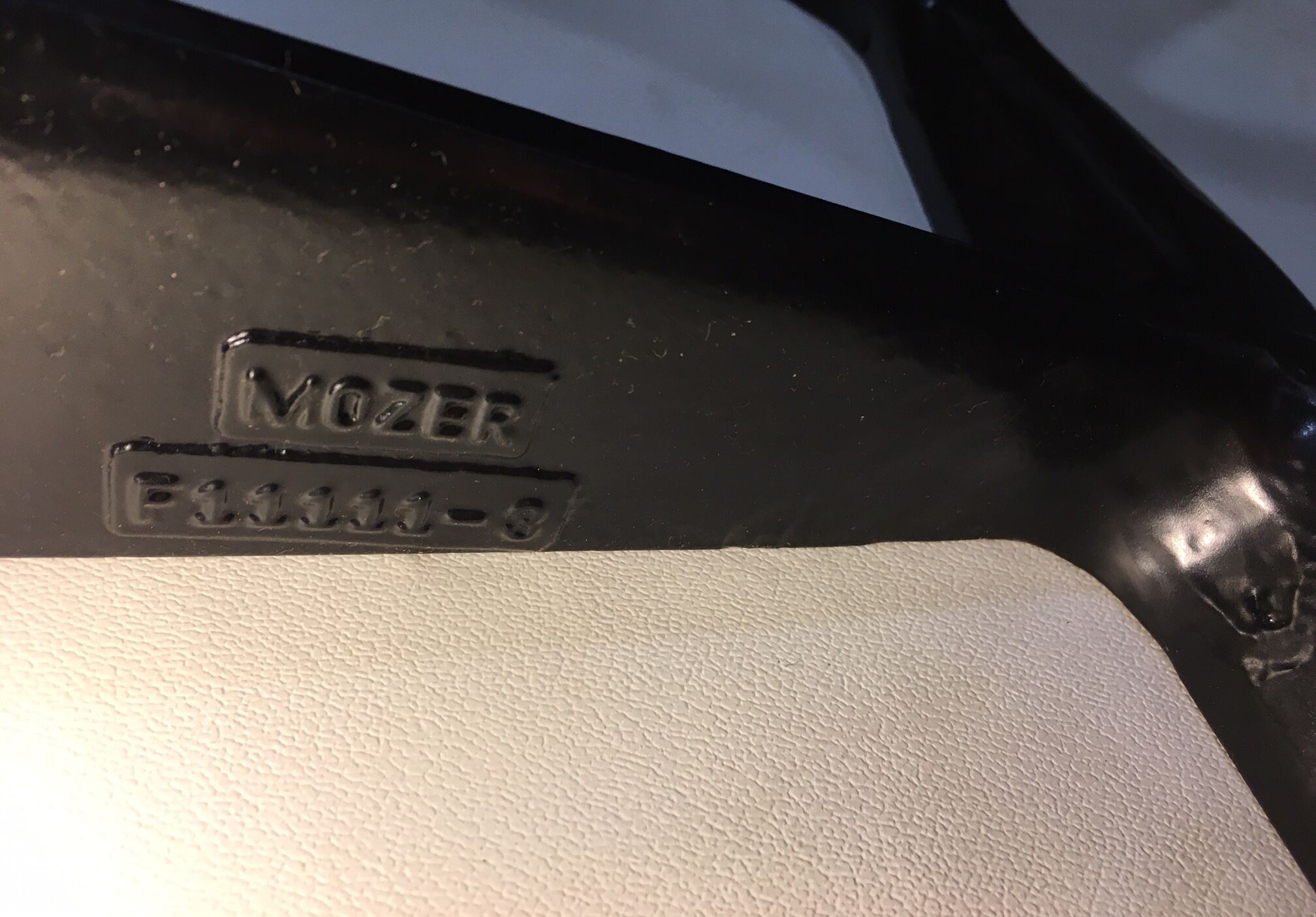Une Paire de Fauteuils de Jordan Mozer