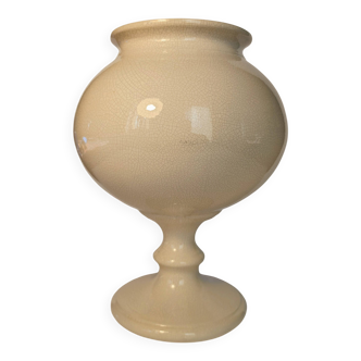 Cracked cream ceramic leech cup