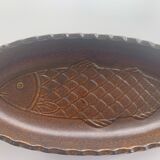 Glazed ceramic dish with fish pattern in relief friesbud melitta germany katen geschler 70