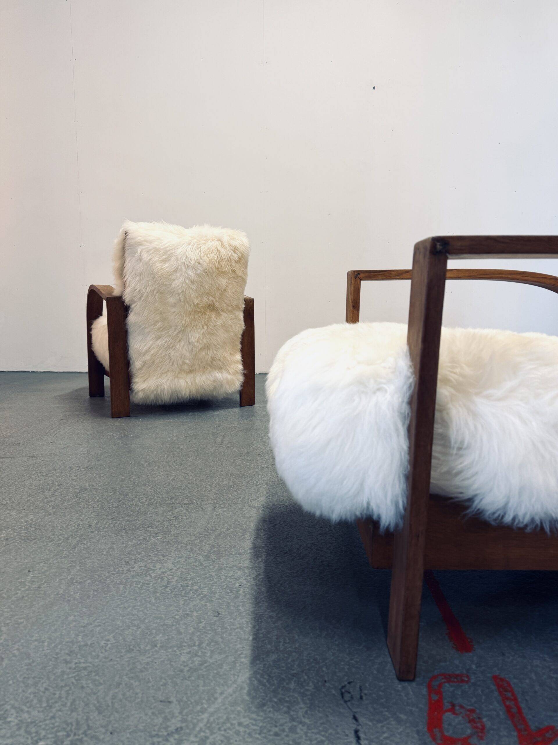 Fauteuils en peau de mouton Art Déco