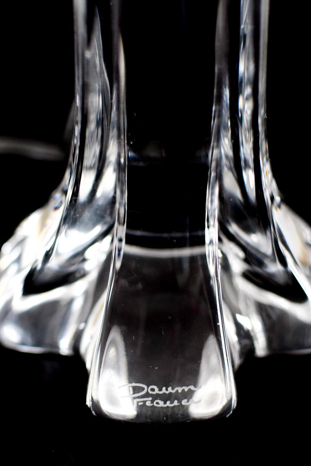 Pied de lampe en cristal signé Daum France