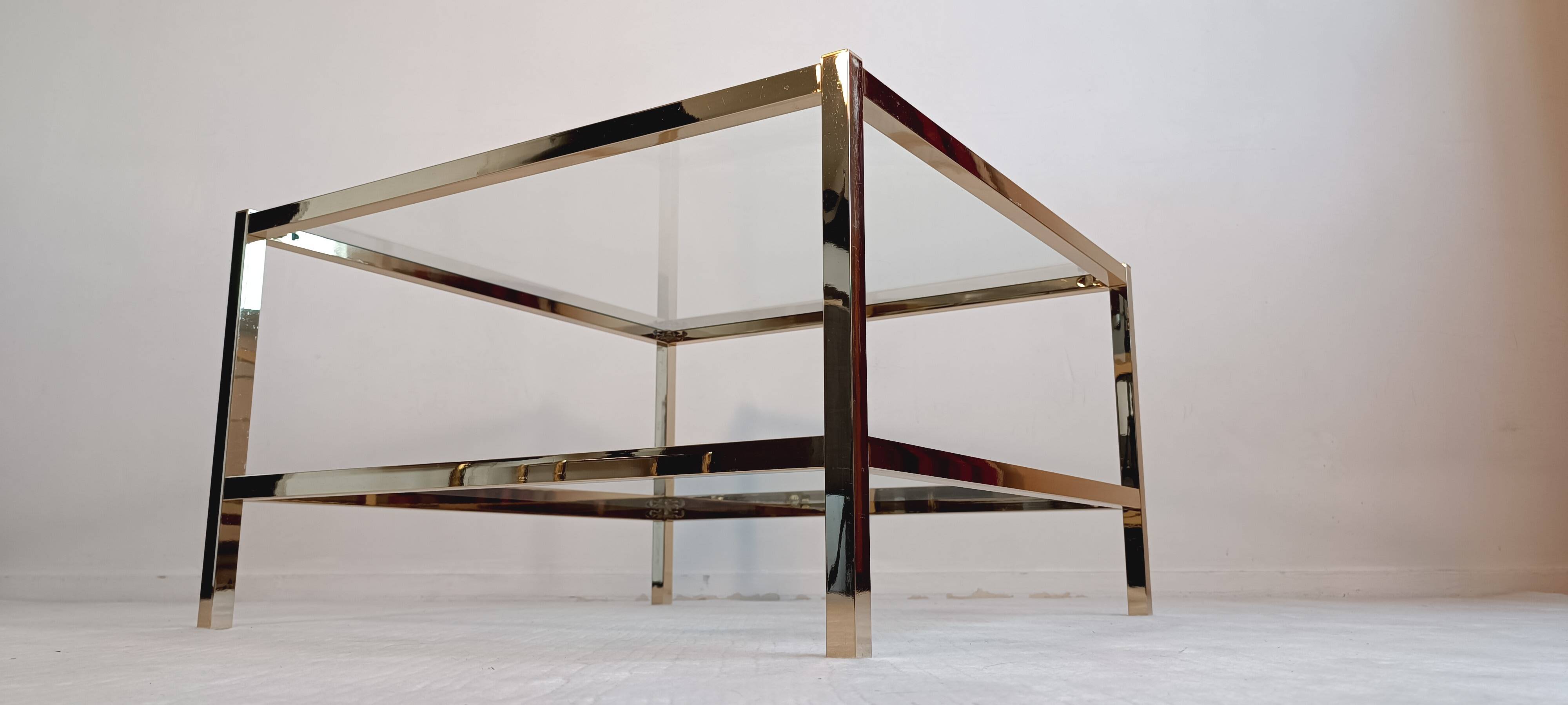 Italian 1970'S coffee table in brass and glass with 2 trays