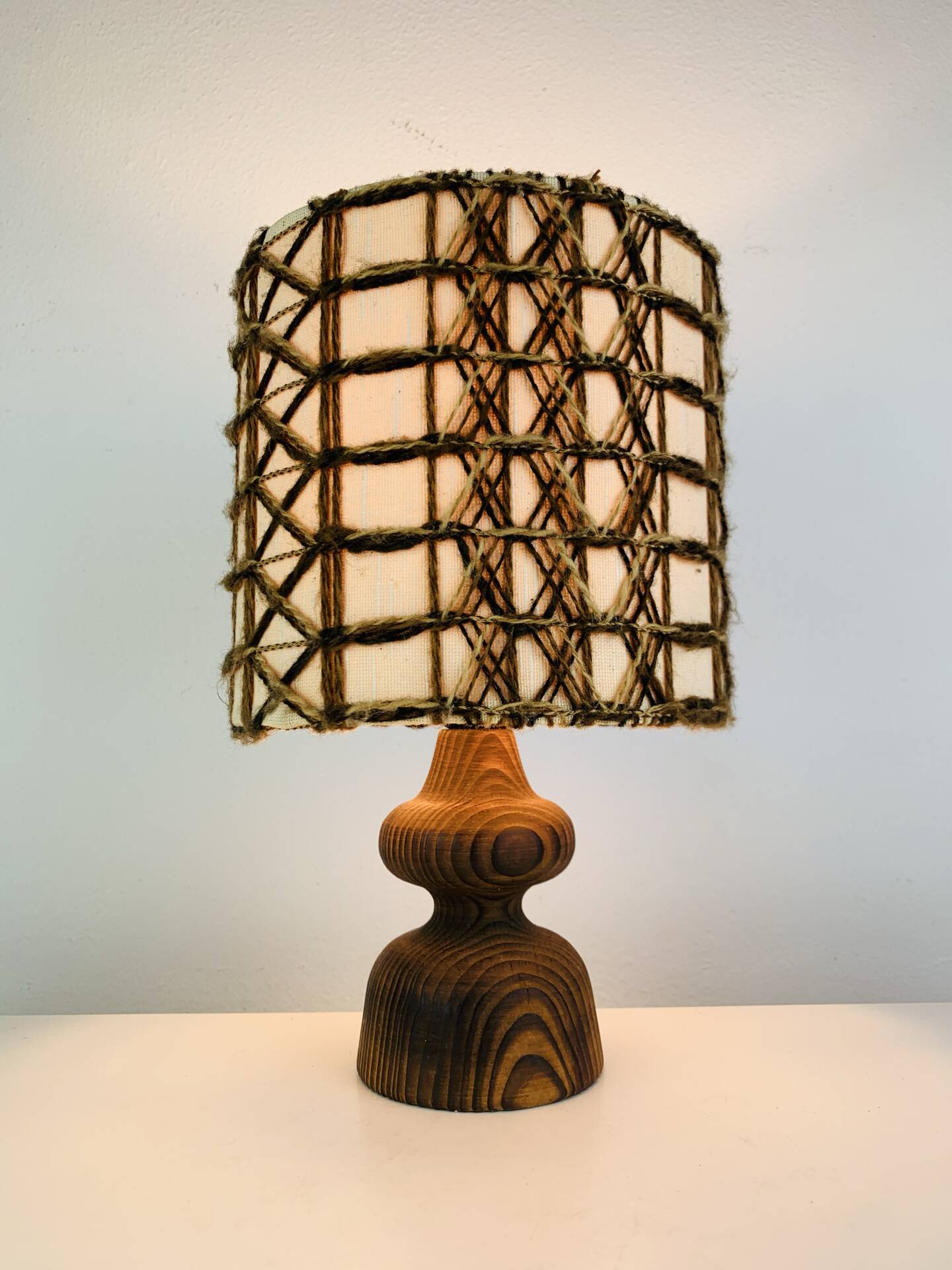 Temde Leuchten brutalist lamp, wood and wool from the 1960s.