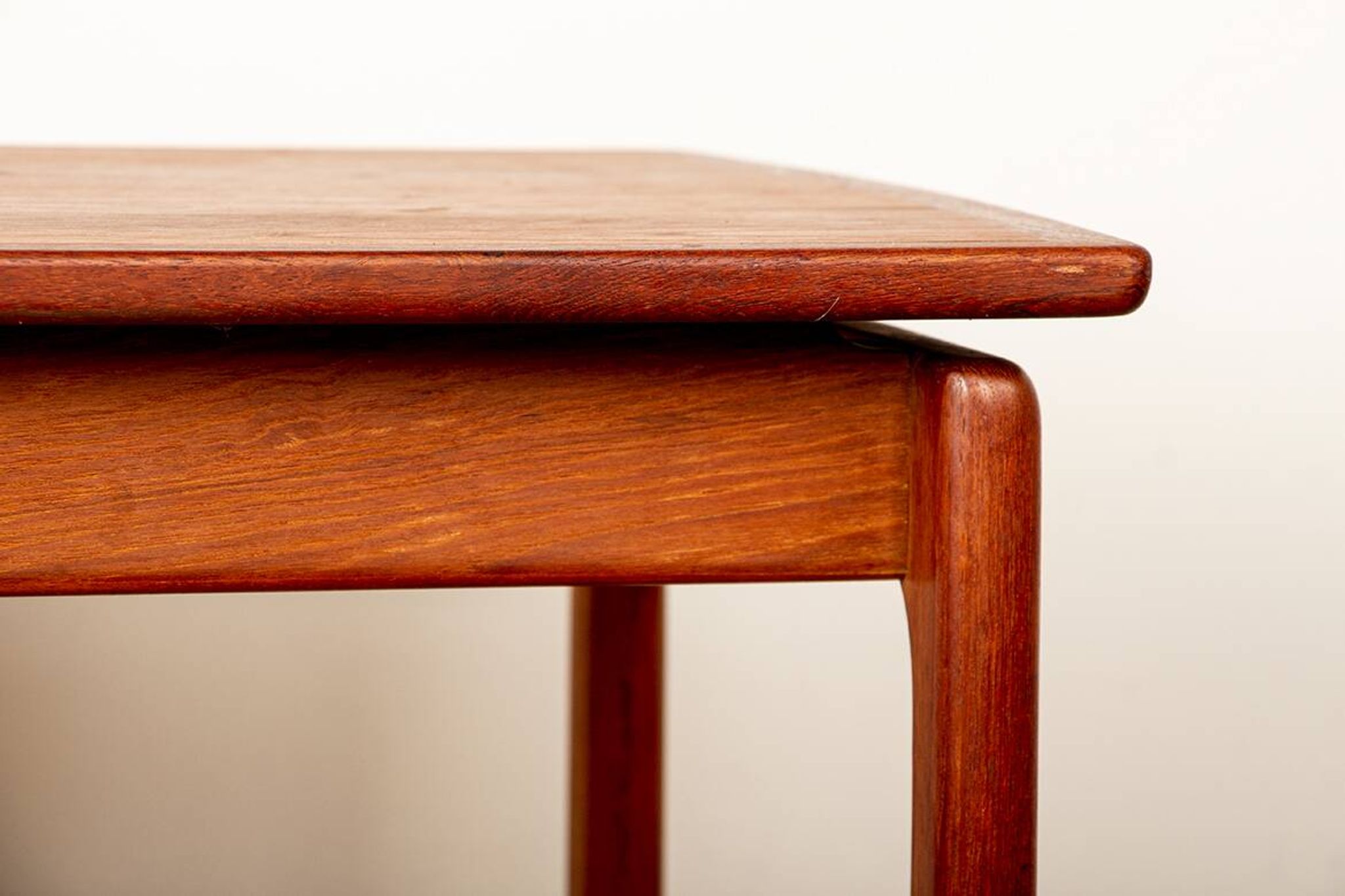 Danish coffee table in teak model 019 by Ole Wansher for Poul Jeppesen.