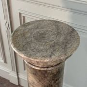 Colonne en albâtre, vers 1880