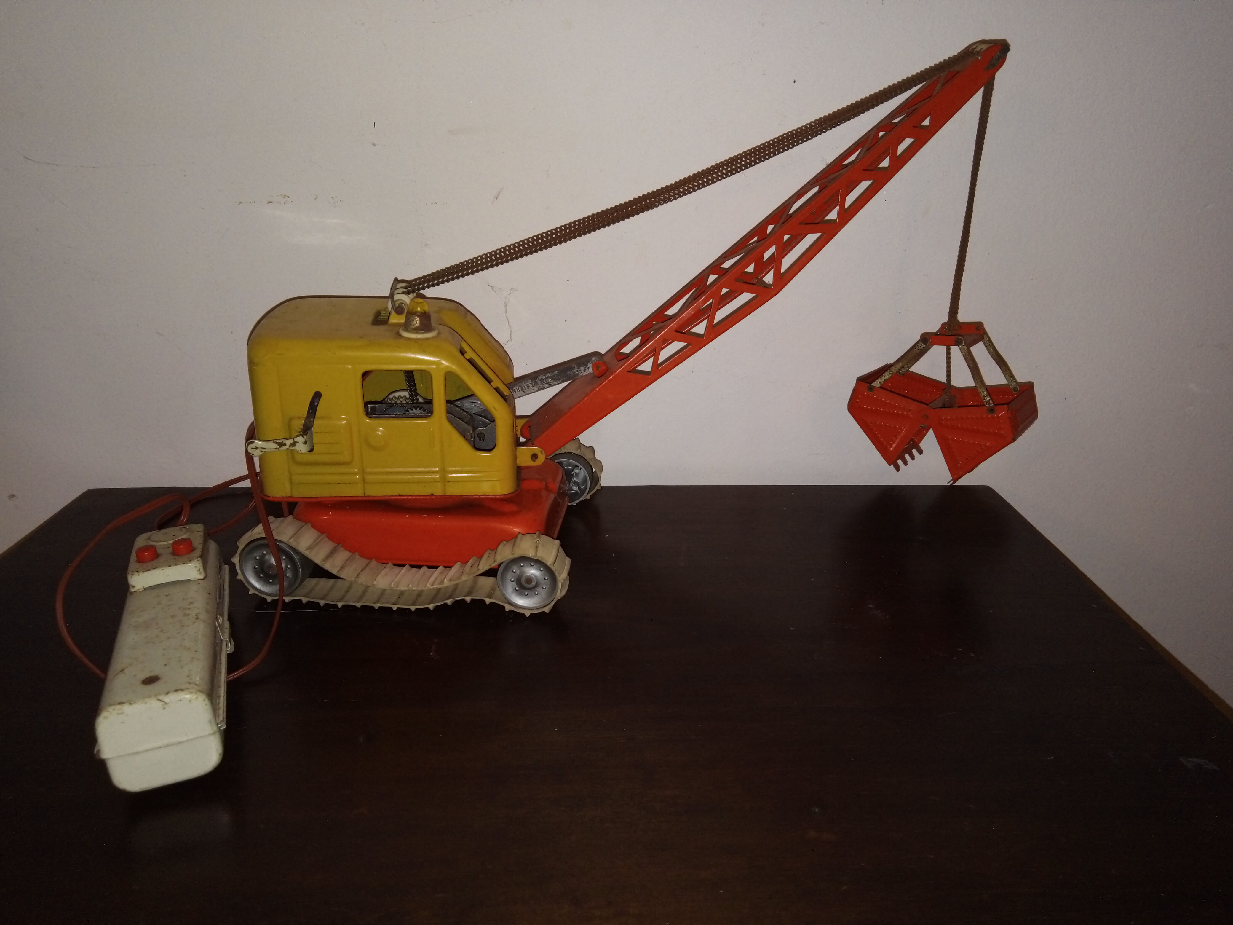 Former Gama construction crane toy