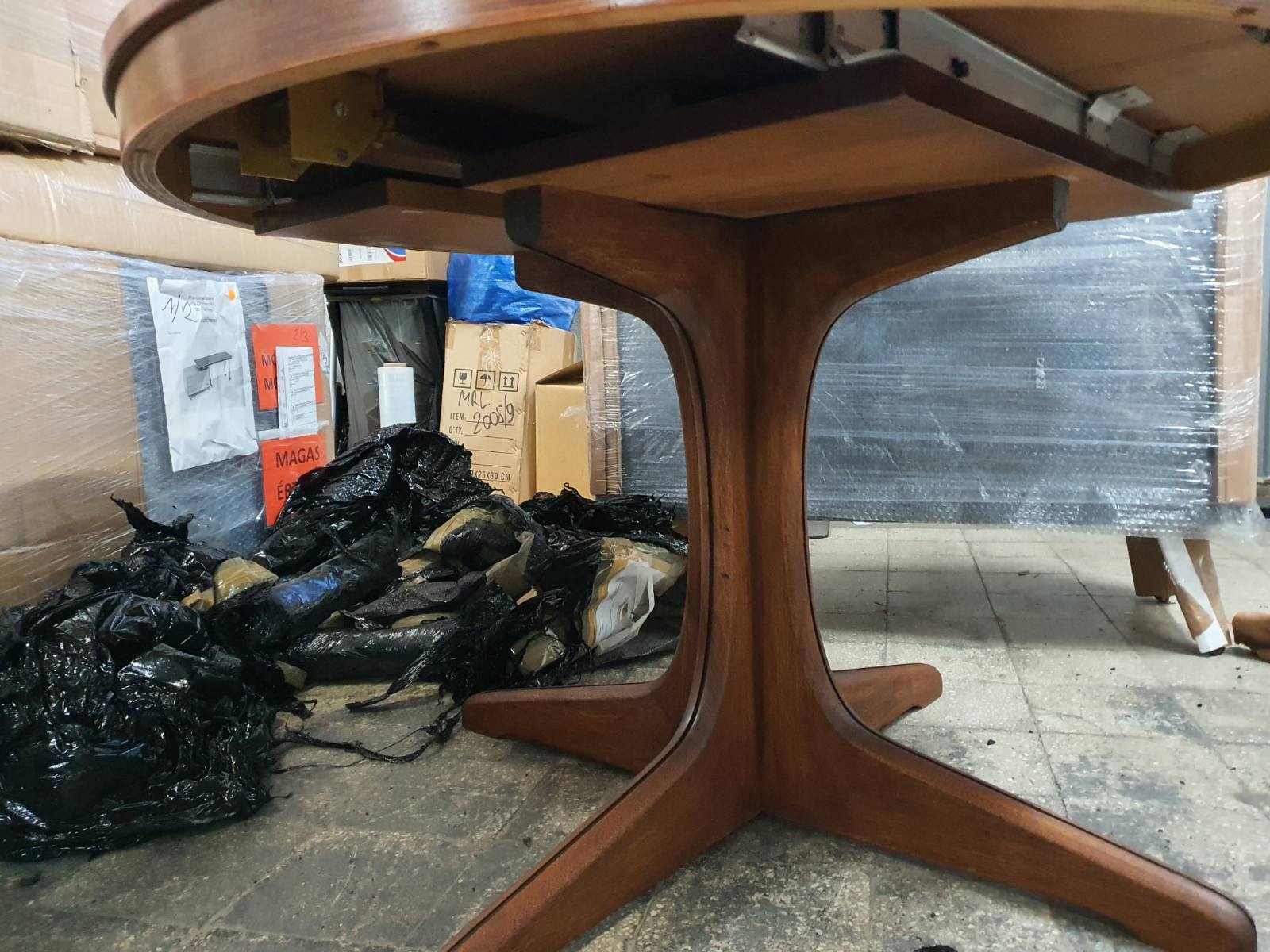 Round table extendable Baumann vintage 1970s