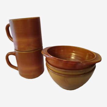 Set of 3 bowls and 2 Arcopal mugs