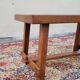 Table basse brutaliste en chêne clair
