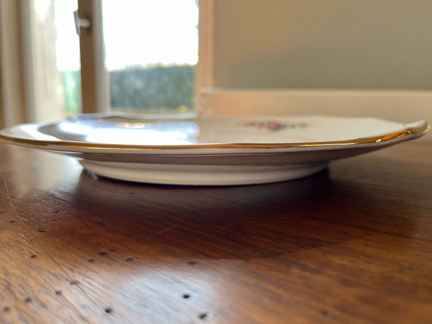 Porcelain serving plate