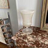 Vase en verre dépoli
