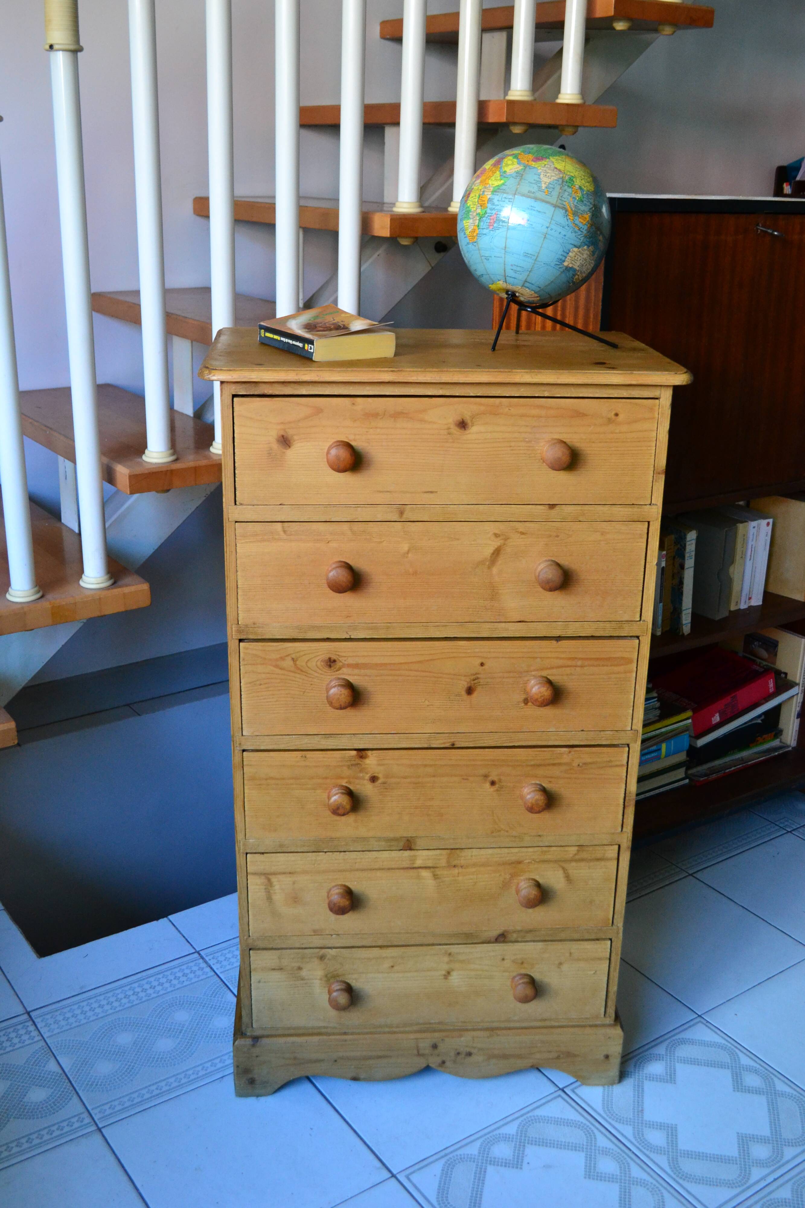 Vintage pine chest of drawers with 6 drawers