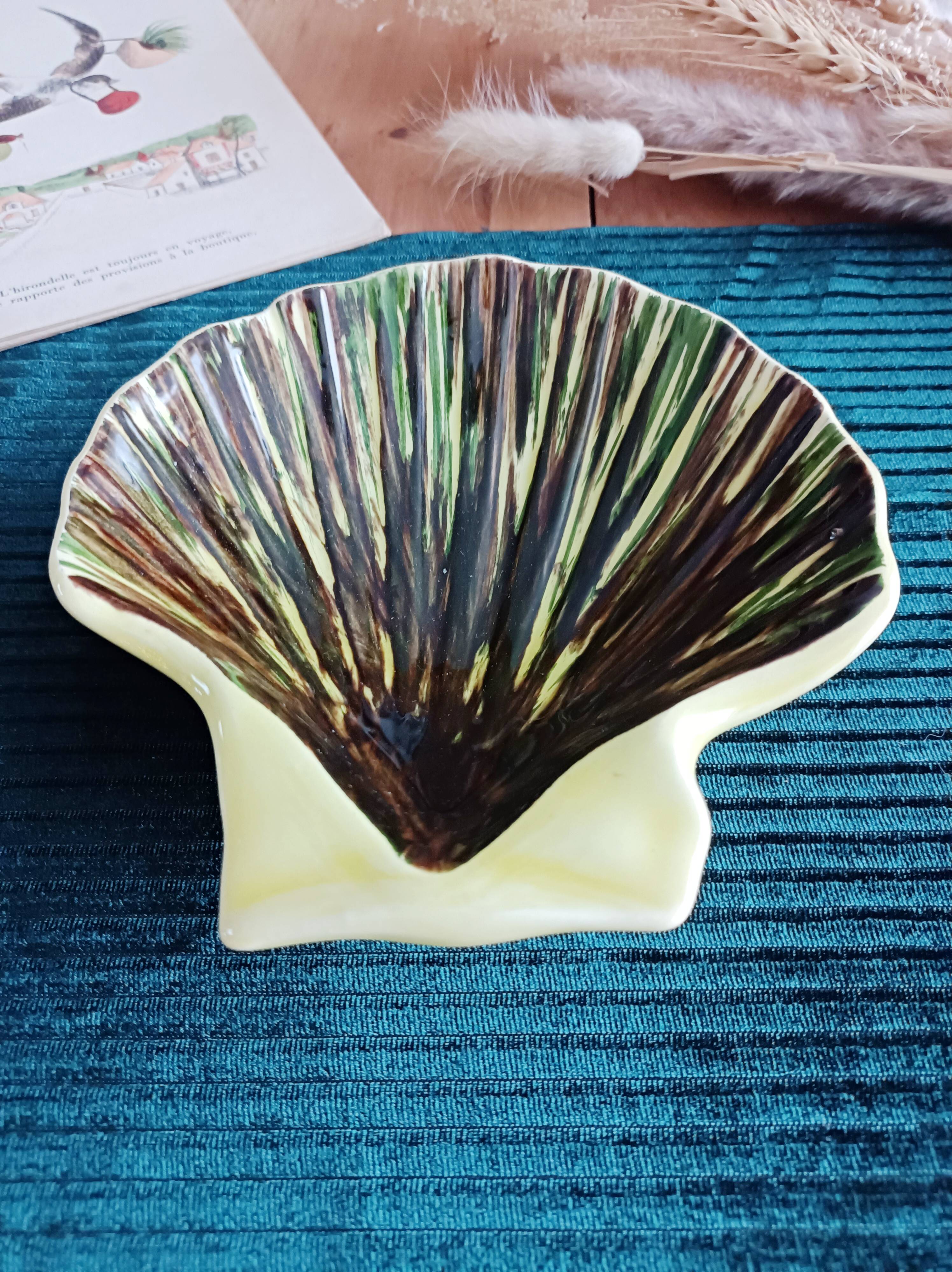 St-Clement seashell butter dish