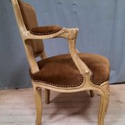 Fauteuil marron  style Louis XV