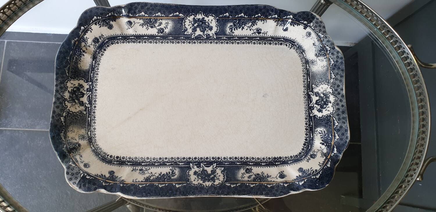 Sacavem rectangular dish circa 1900