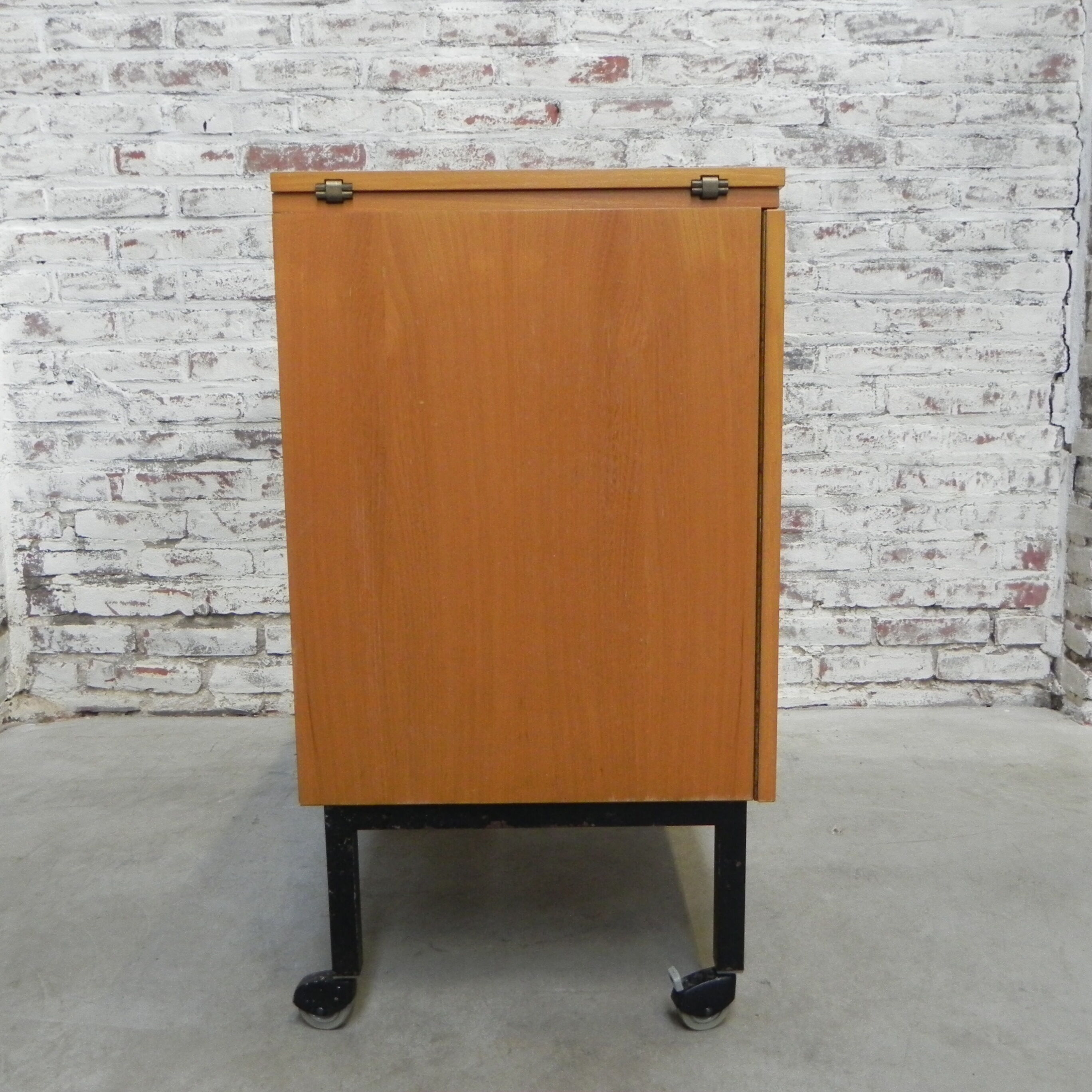 Sewing machine cabinet can also be used without a sewing machine, Horn Moebel