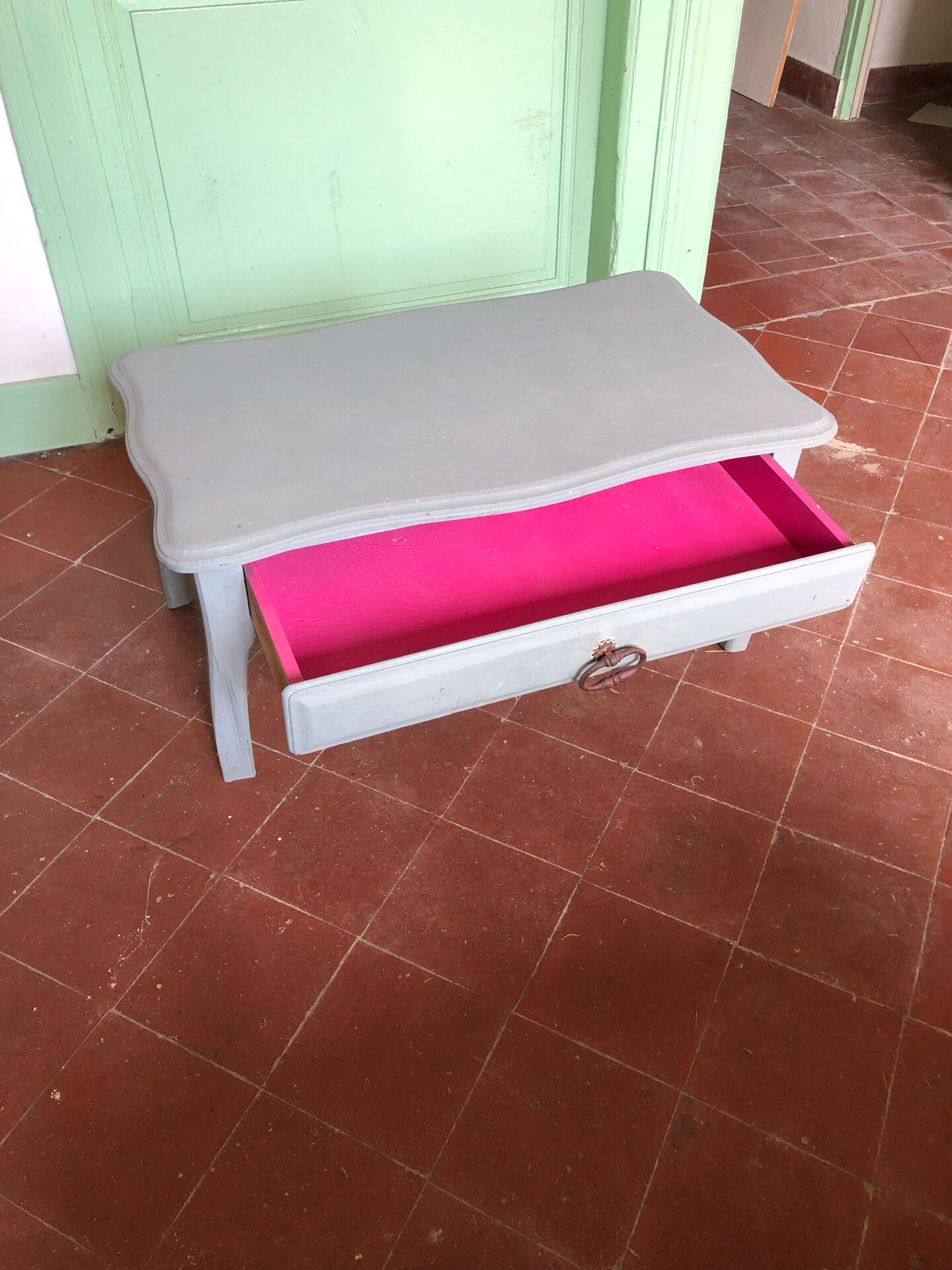Small coffee table with drawer