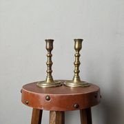 Paire de bougeoirs en laiton