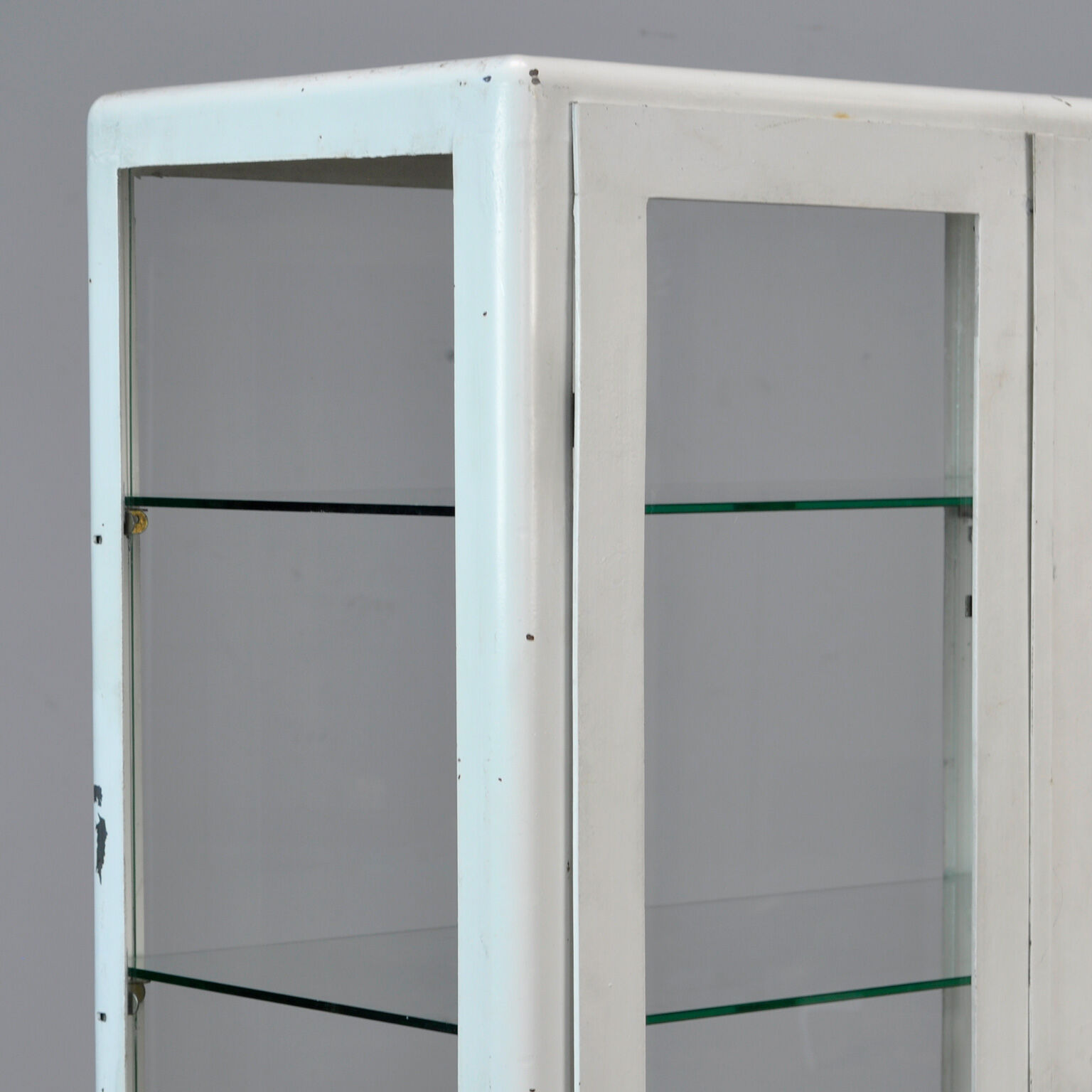 Vitrine médicale en fer, 1970