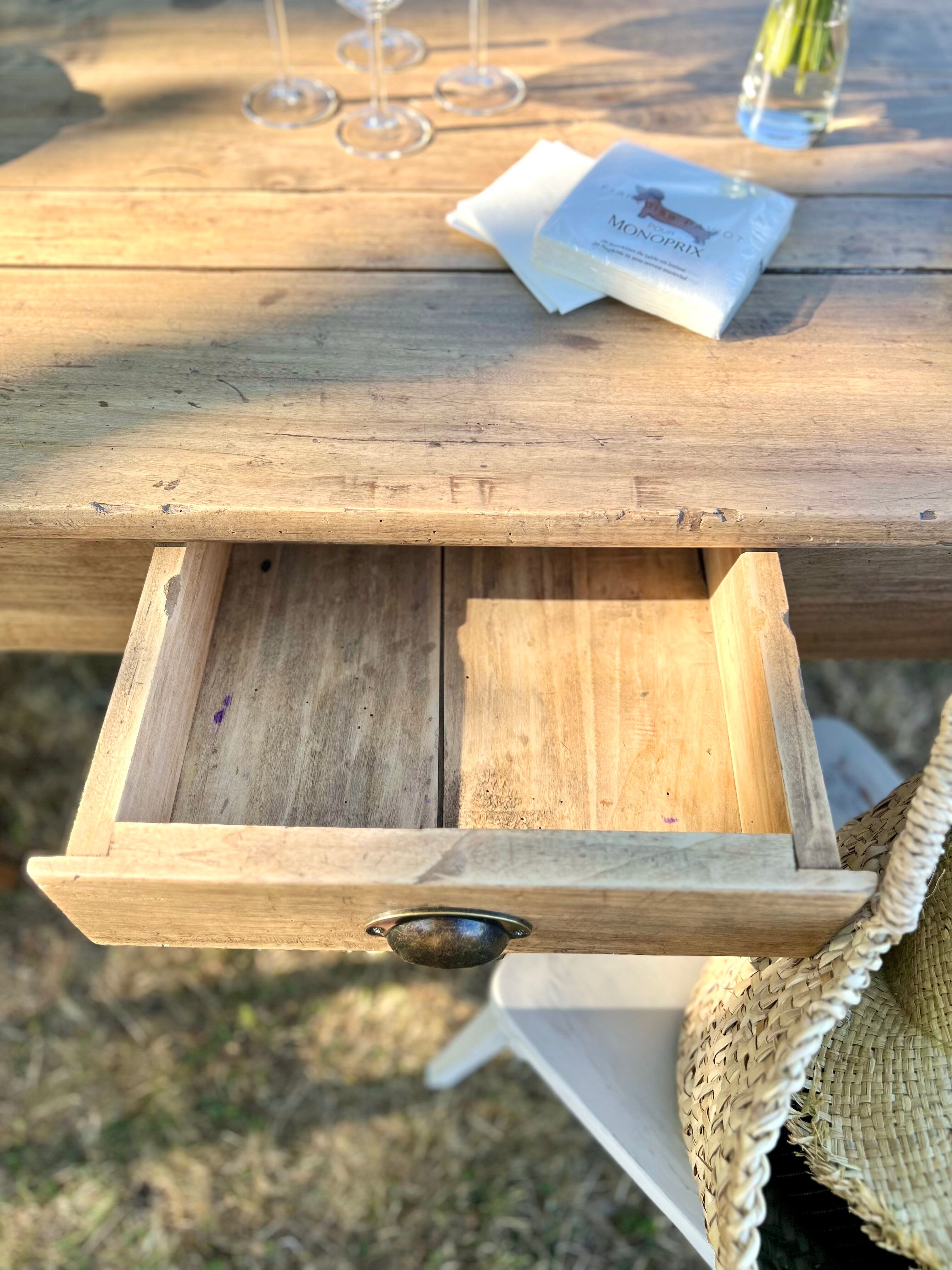 Grande table de ferme rénovée