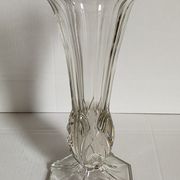 Art-Deco high foot vase in molded crystal early twentieth century