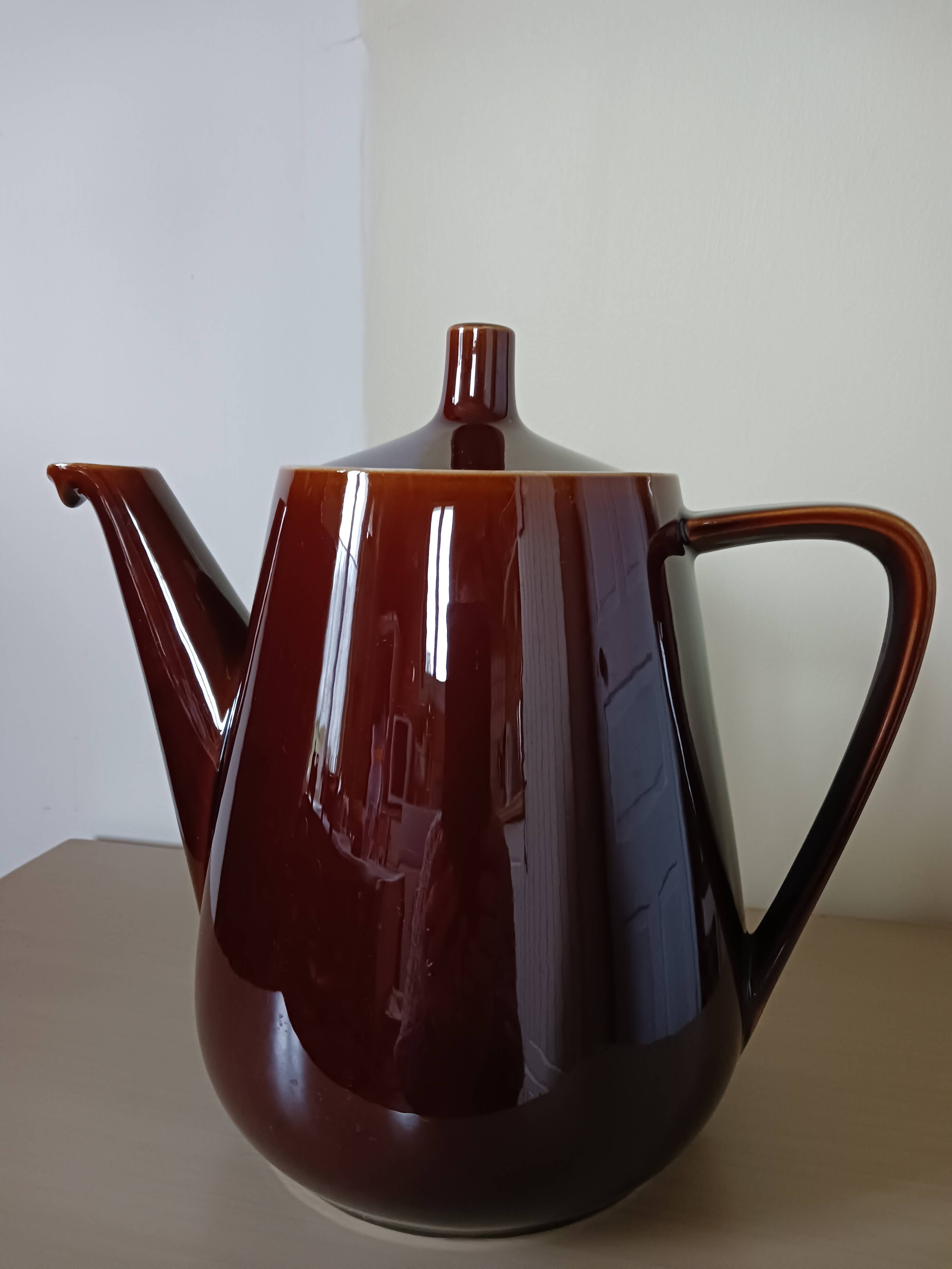 Vintage brown coffee maker from Villeroy and Boch.