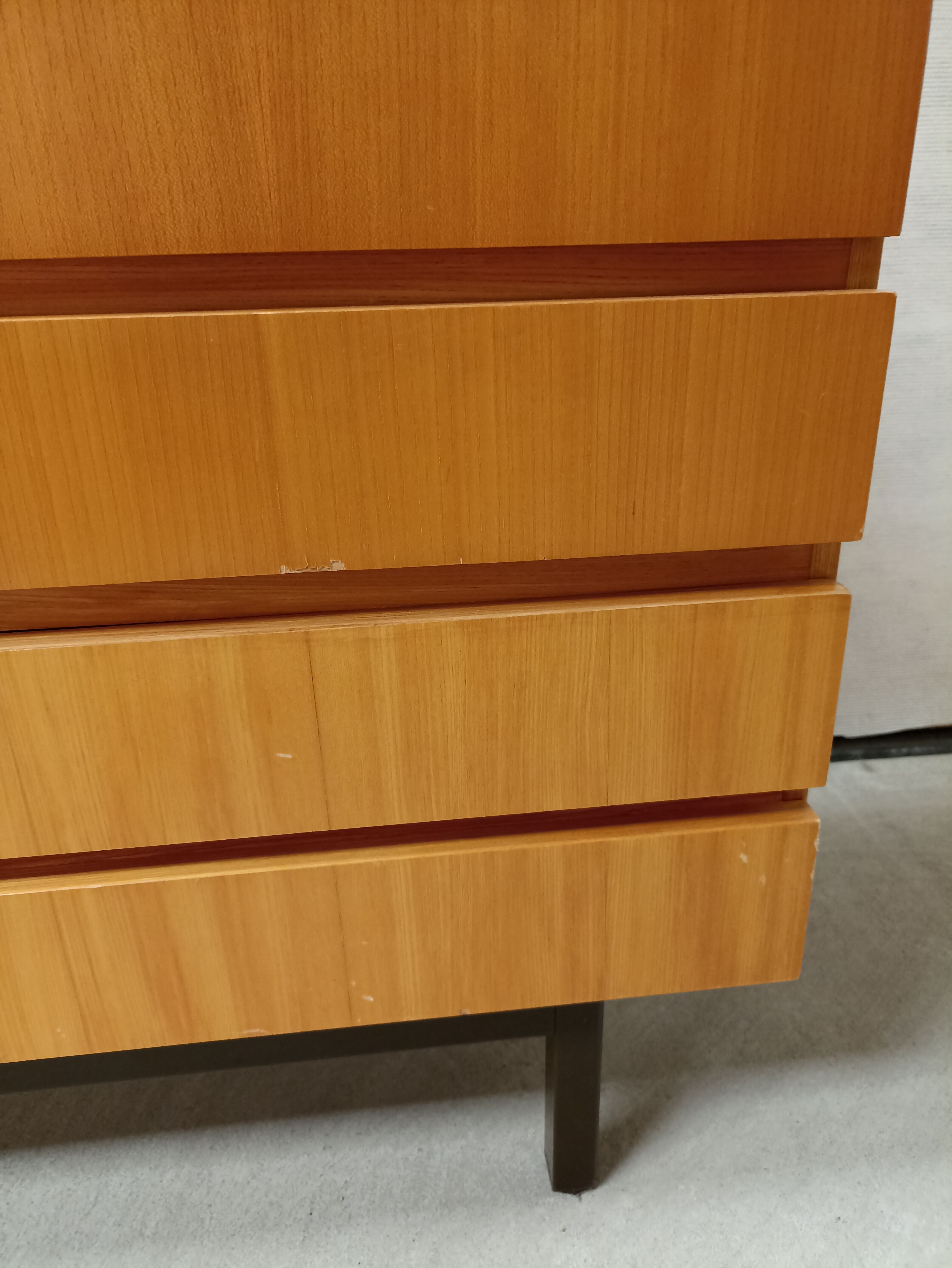 Commode vintage