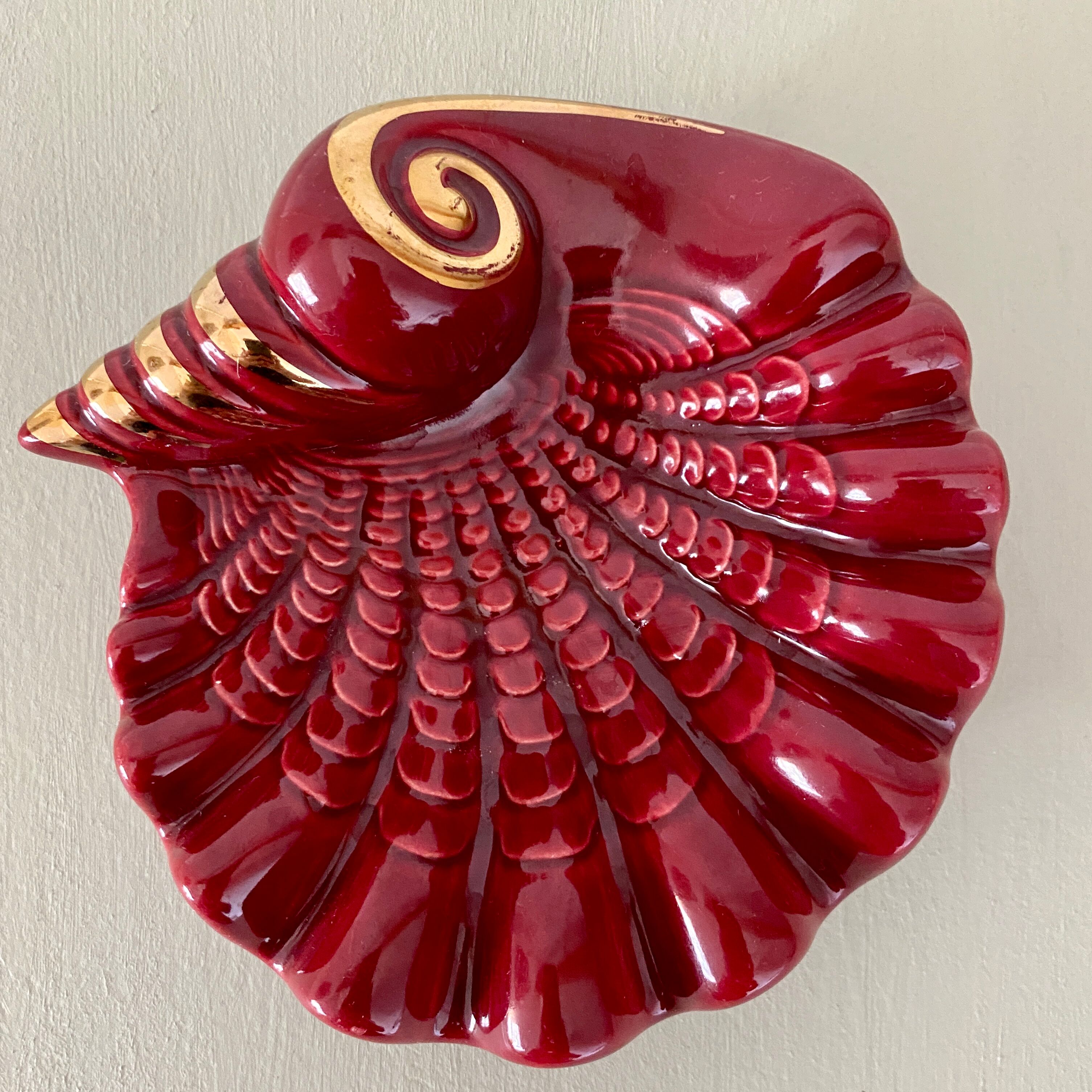 Vintage shell pocket tray