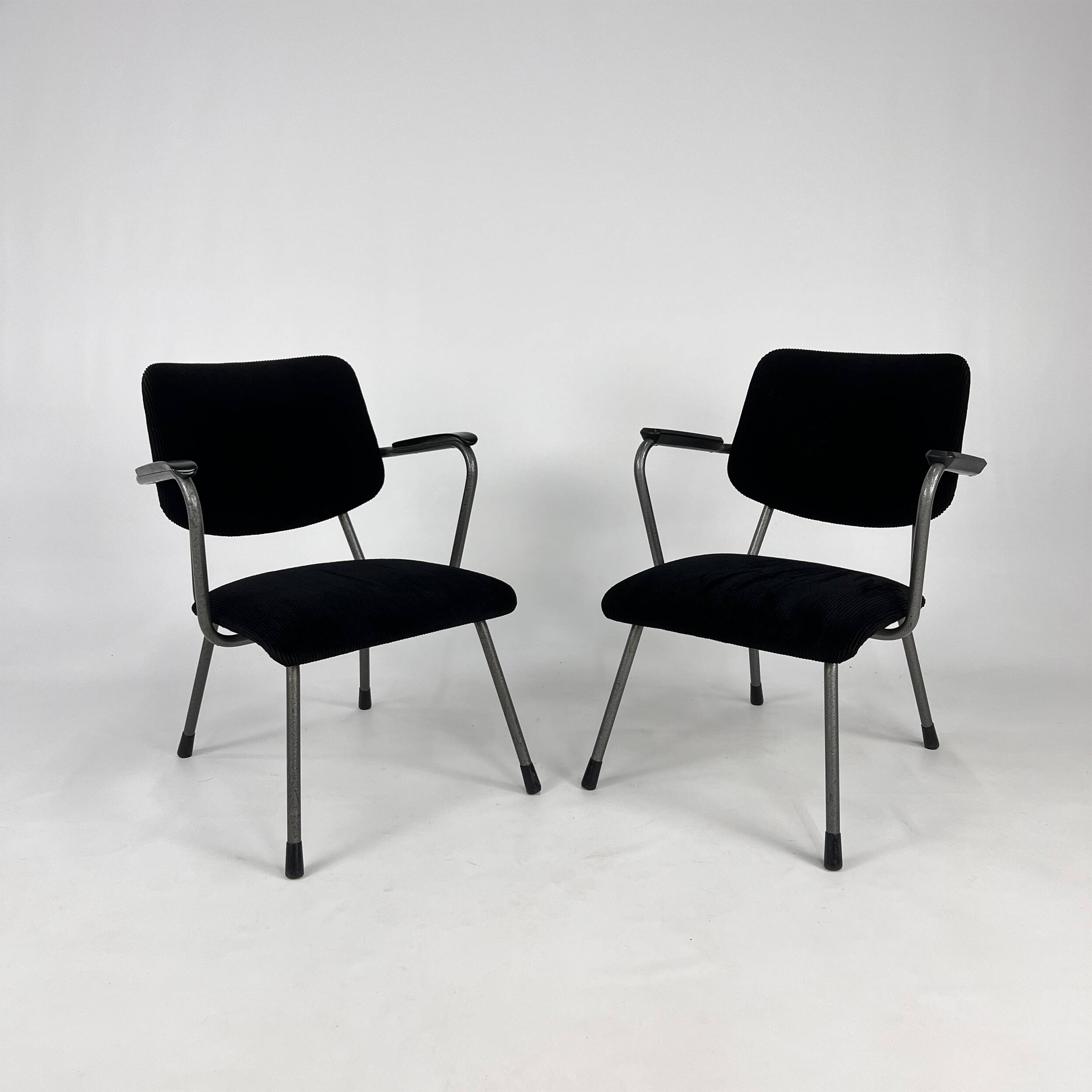 Set of 2 Gispen R5 Lounge Chairs, 1960s