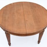 Oval dining room table
