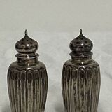 Pair of salt shakers sprinkler sprinkler solid silver period 18th century