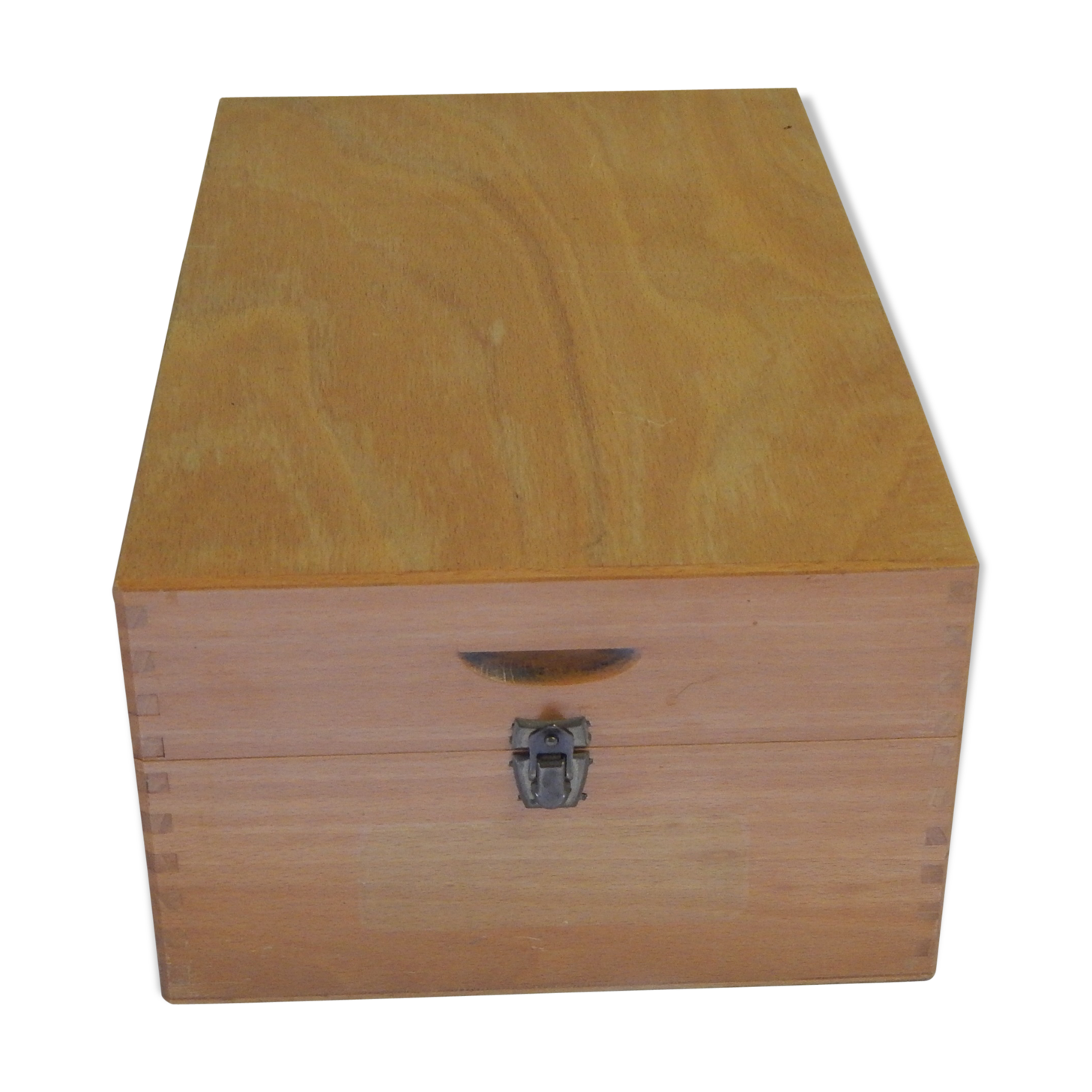 Boite en bois verni
