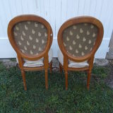 Paire chaises médaillon