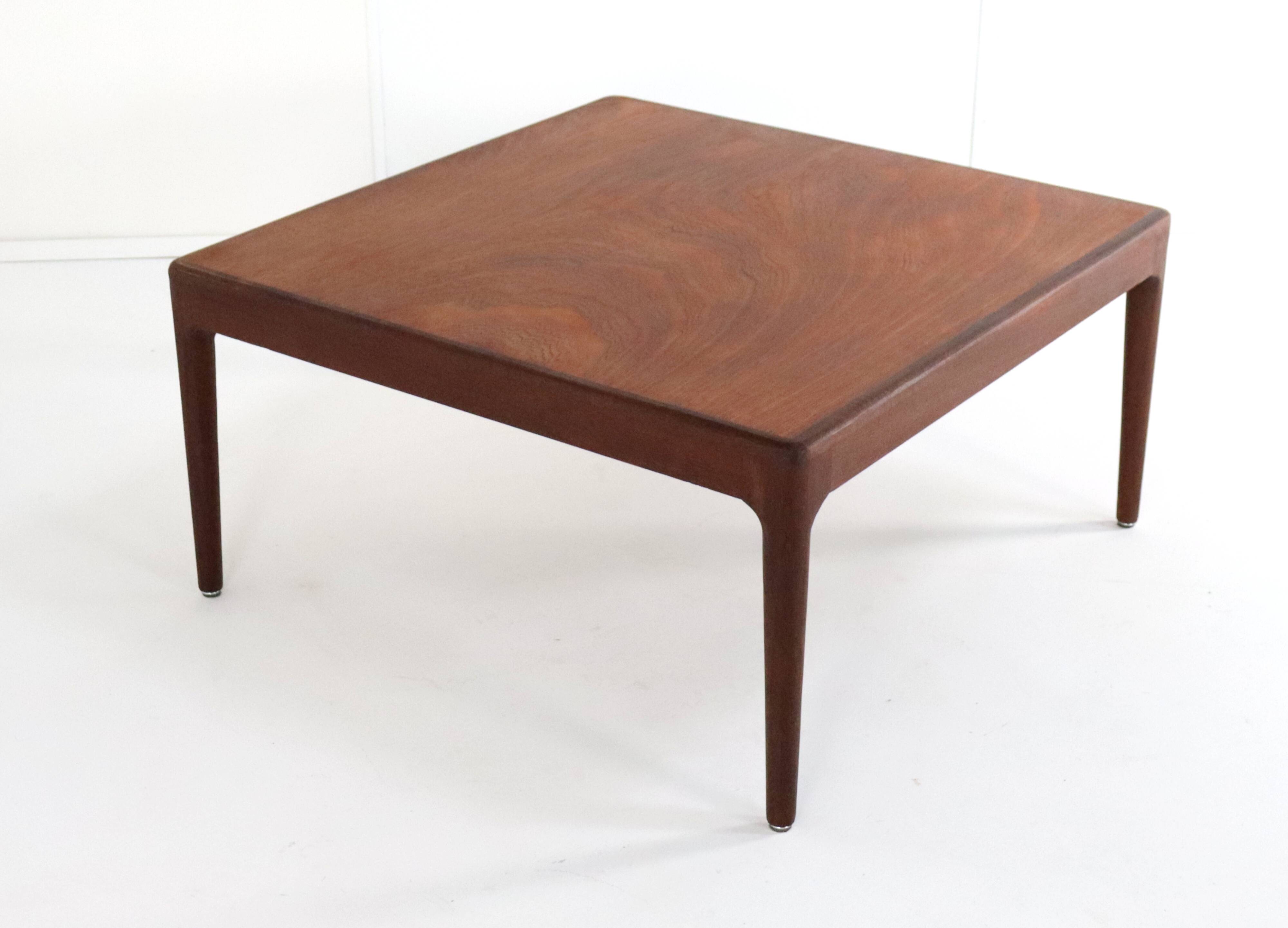Vintage 'Bredeveld' coffee table