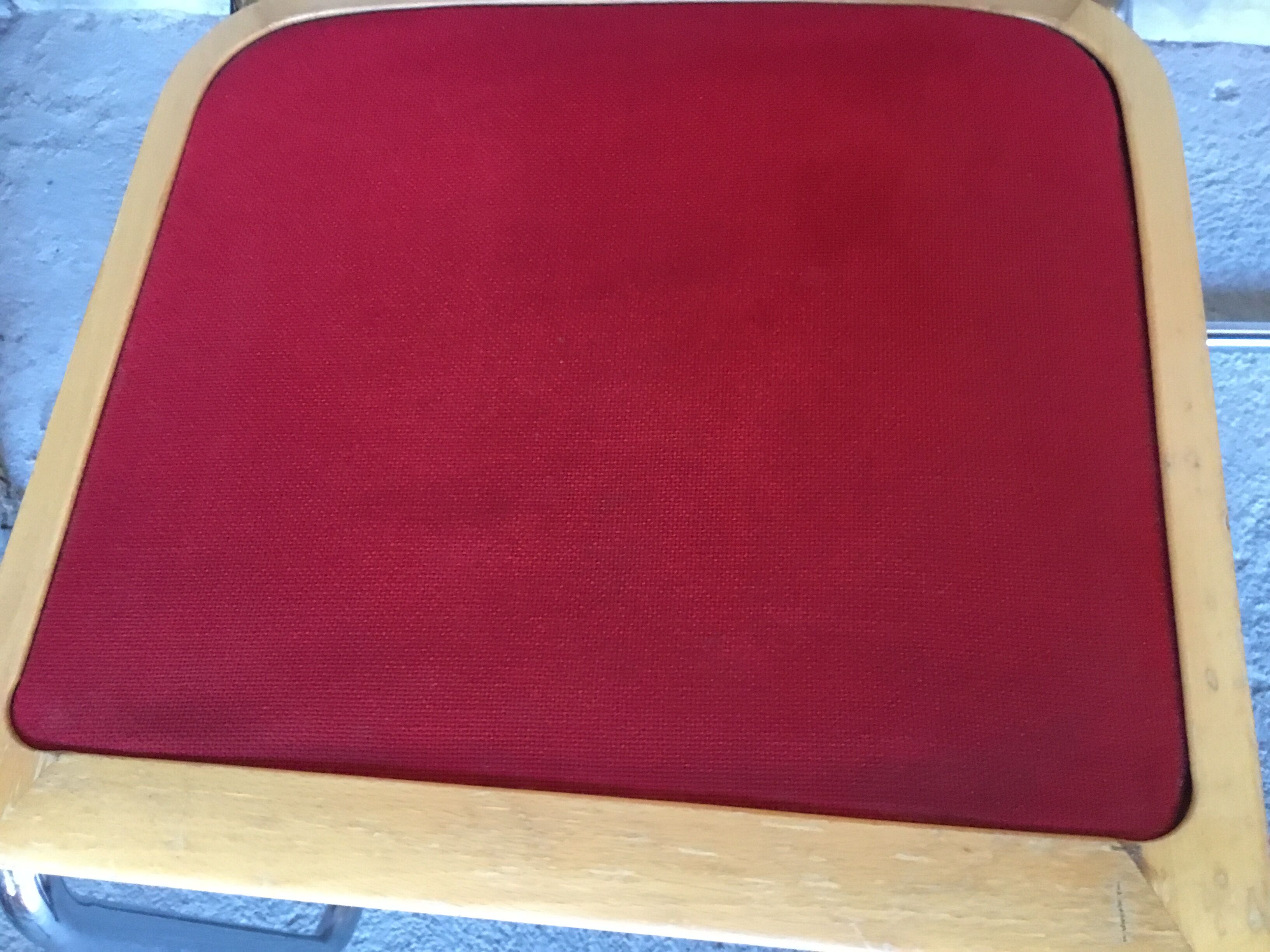 Chaise Cesca modèle B32 par Marcel Breuer, bois et velours rouge - 1970