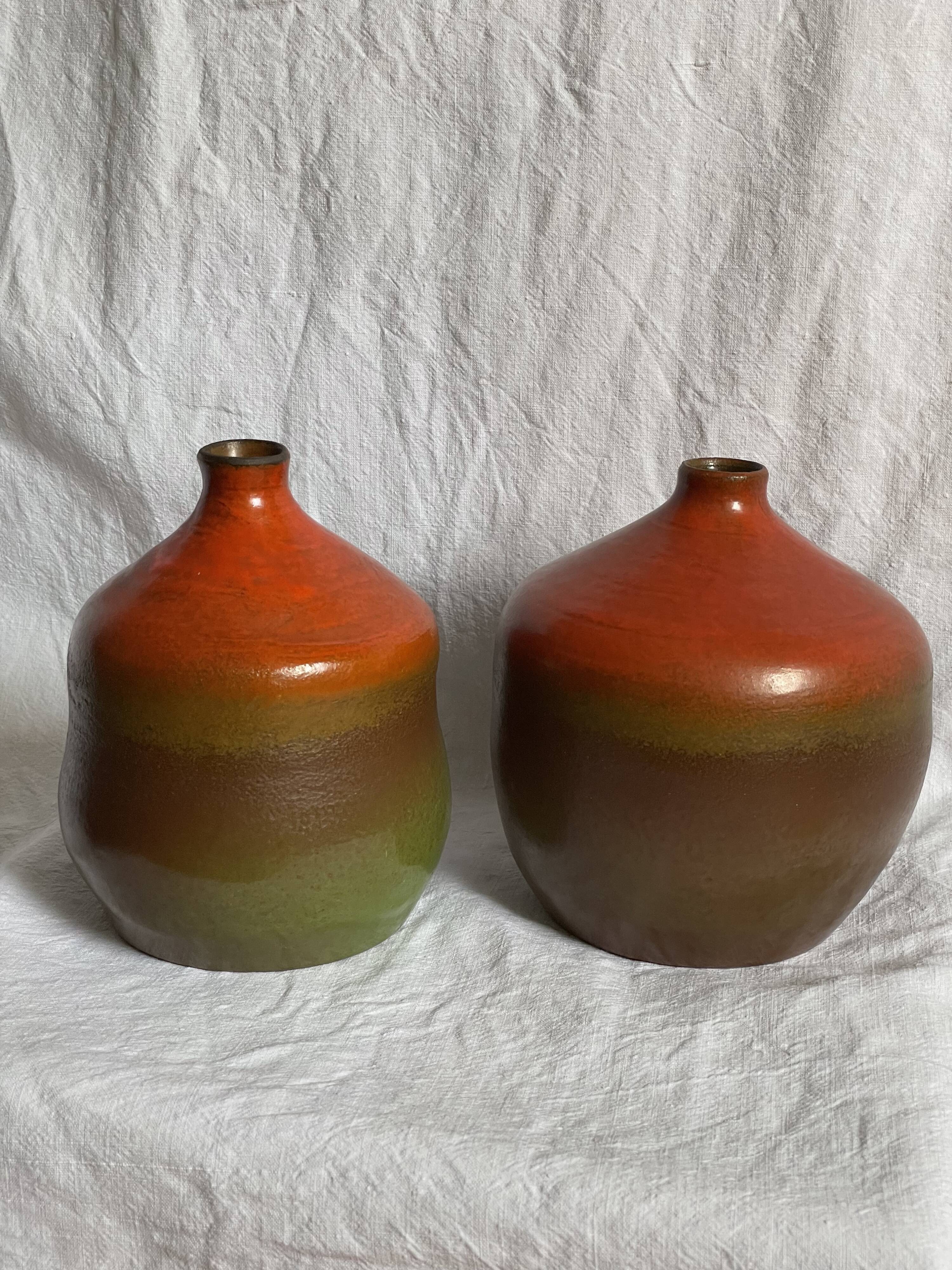 Vase boule terre cuite émaillé dégradé signé SS