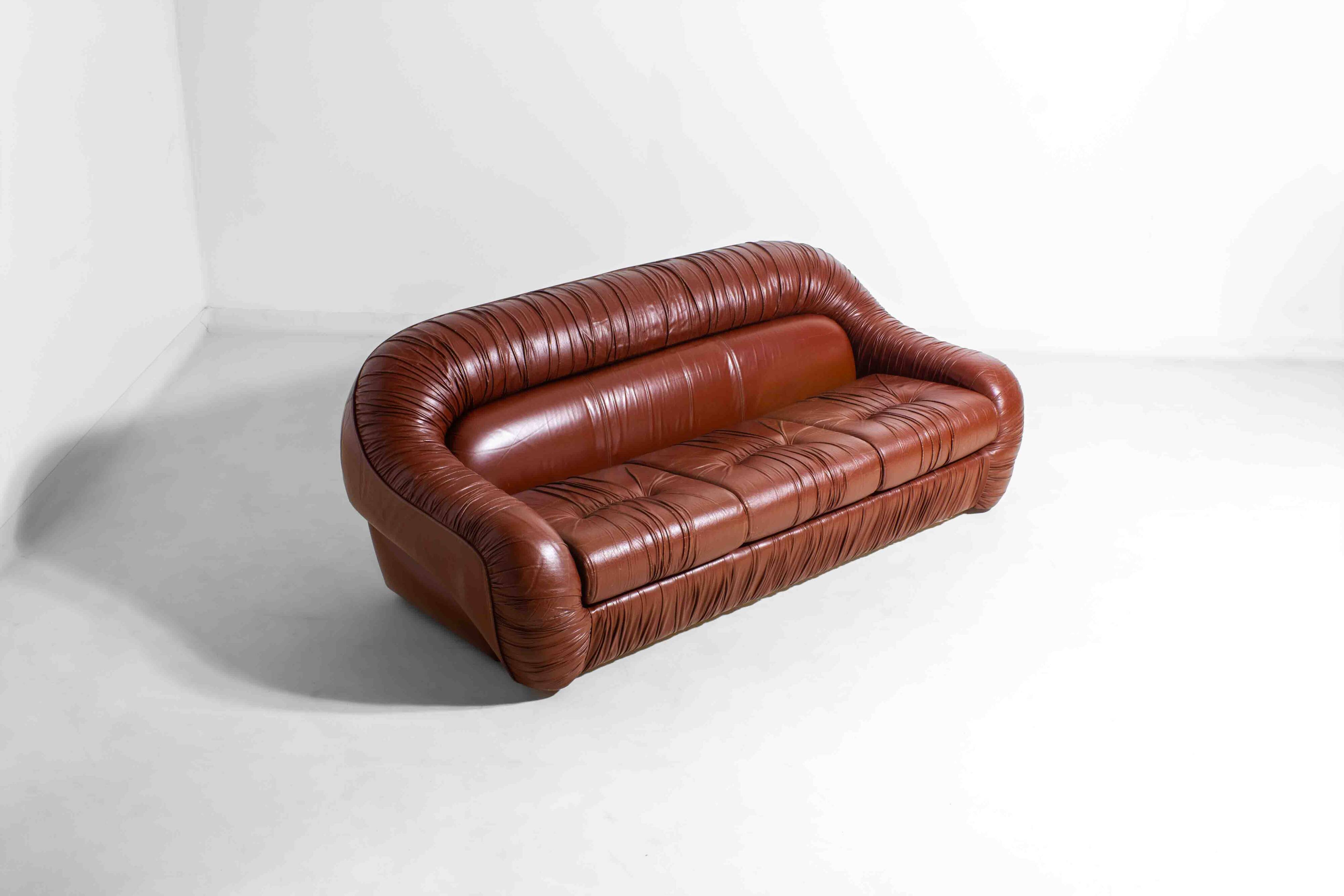 Rare "Capriccio" sofa in scrunched leather by Eurosalotto, 1970s