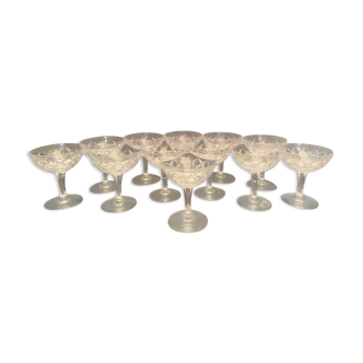 Suite of 12 glasses of champagne in cut crystal