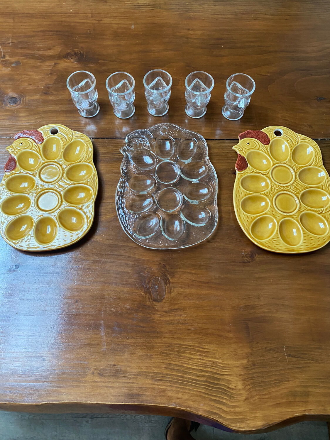 Coquetiers avec plateaux