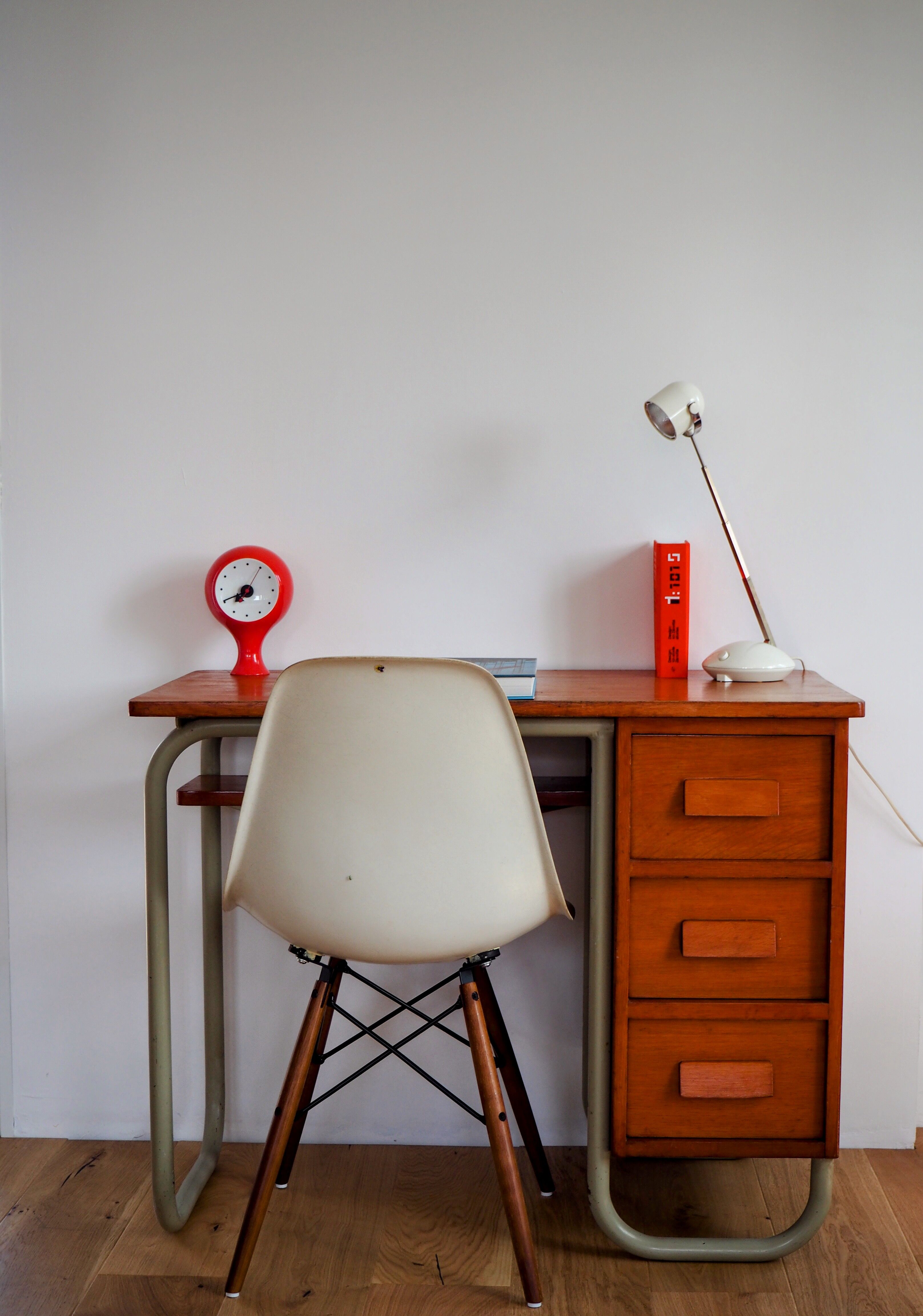 Eames DSW Herman Miller Chair
