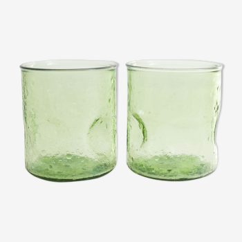 Deux verres vert glacé