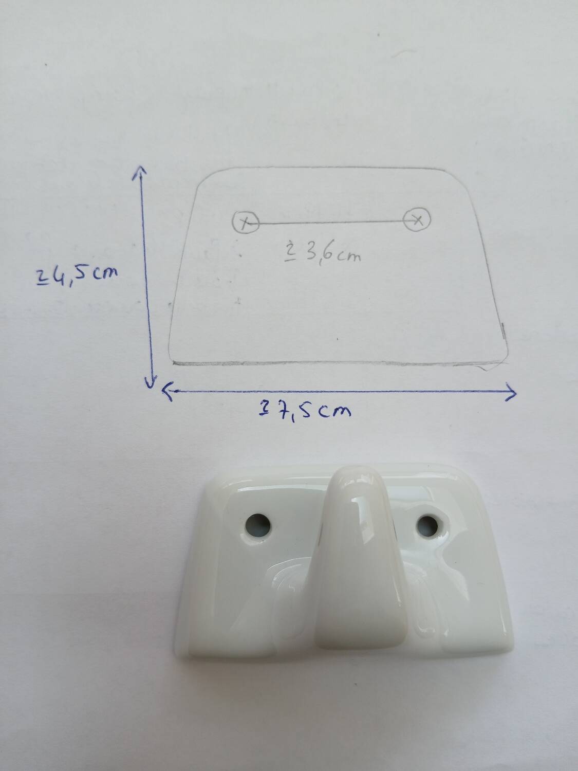 Set of two porcelain tea towel holders