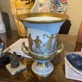 Medici vase in Italian porcelain and gilded with gold