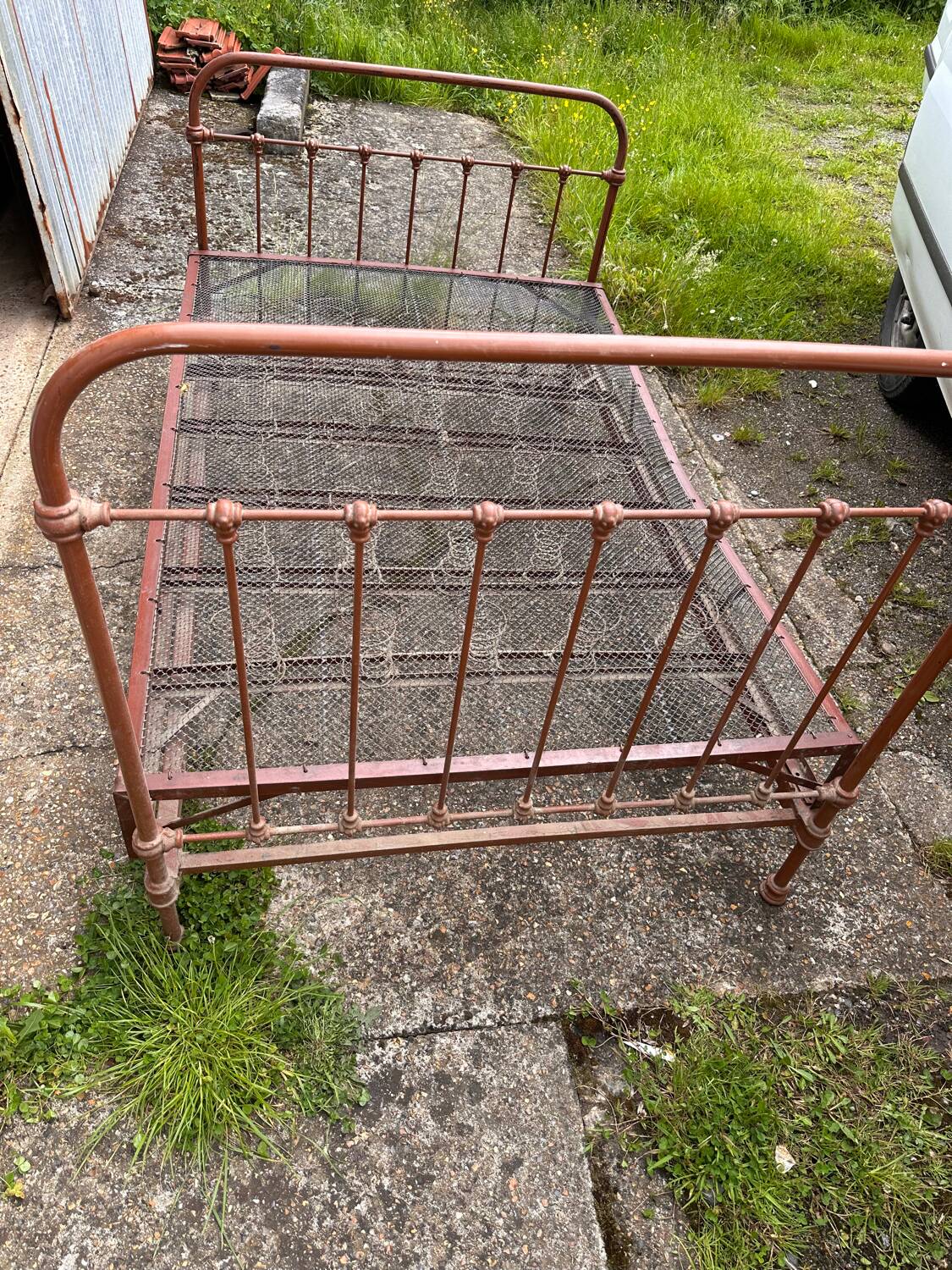 Metal bed with box spring