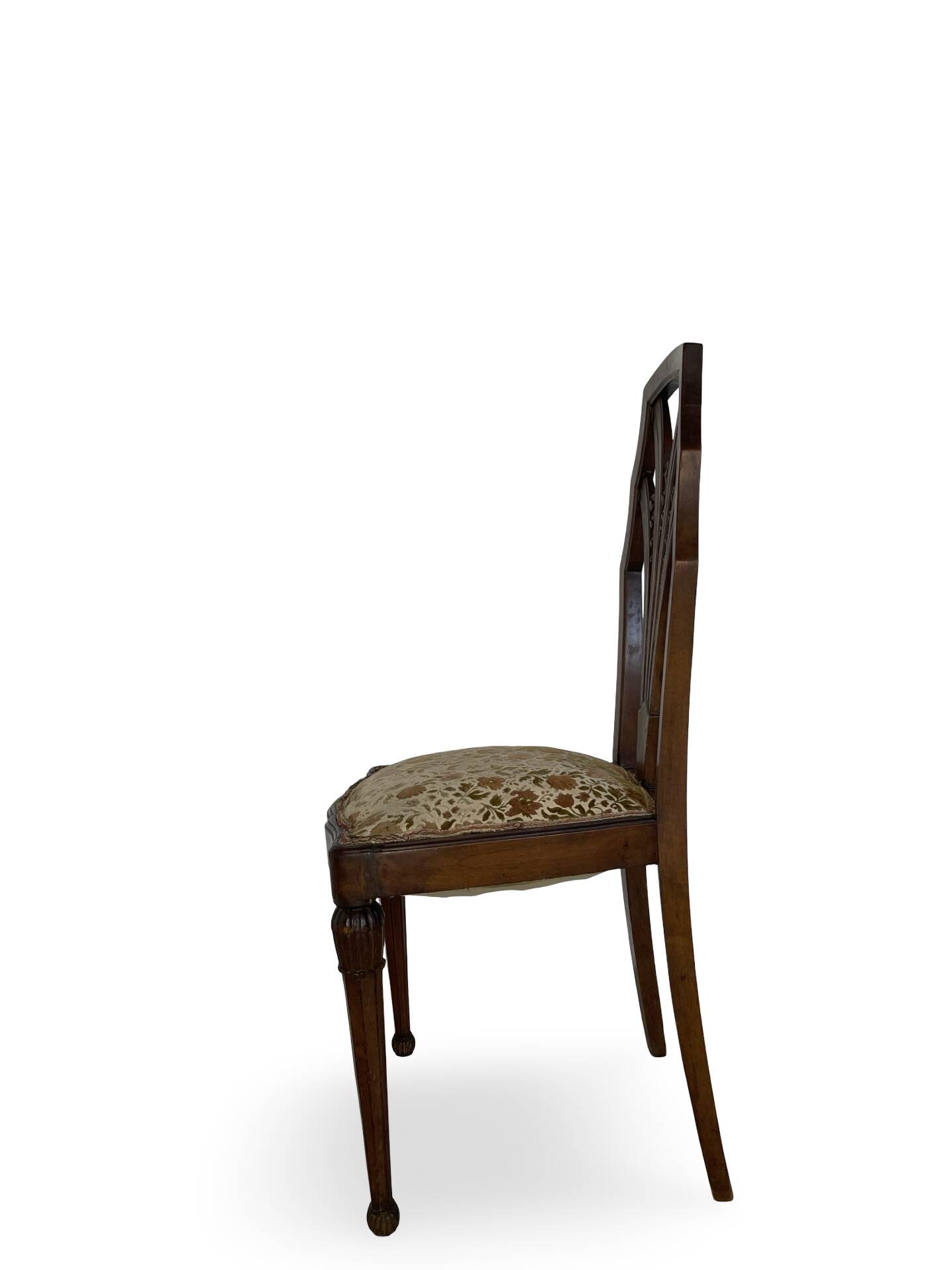 Ensemble de 6 chaises de salle à manger en noyer sculpté Art Déco, années 1920/1930