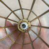 2 portable lamps with flower-shaped lampshades in mother-of-pearl and brass.