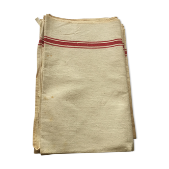 Set of towels in linen