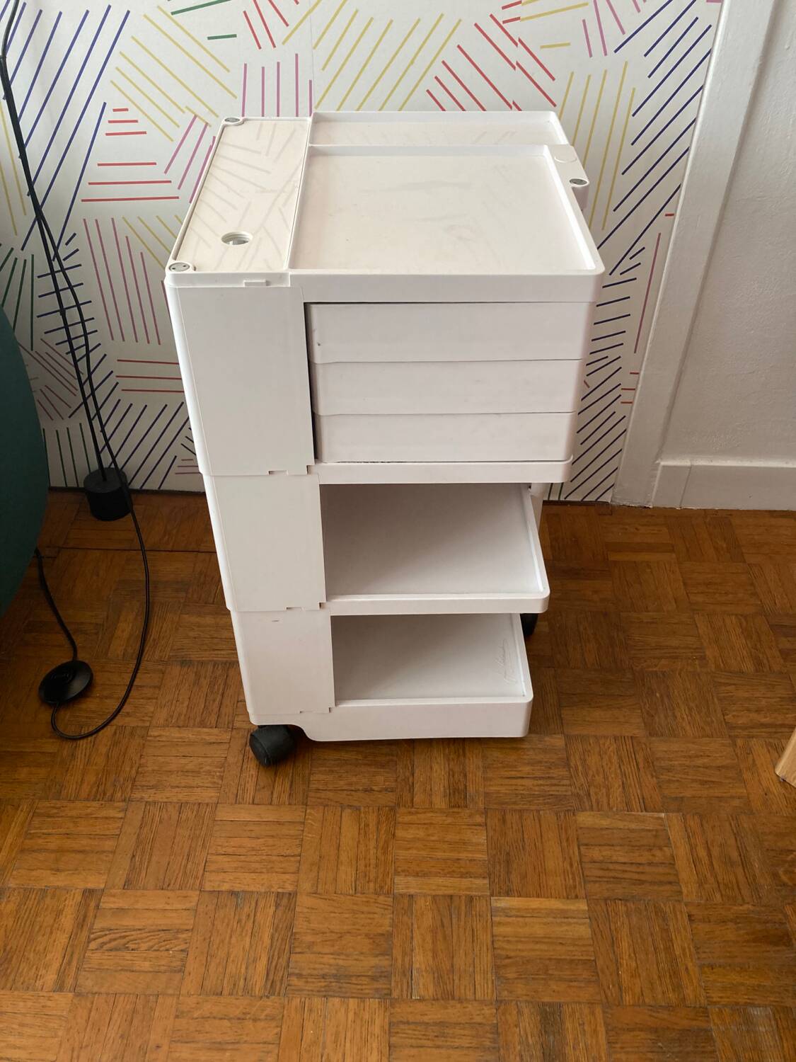 Bobby trolley architect serving trolley